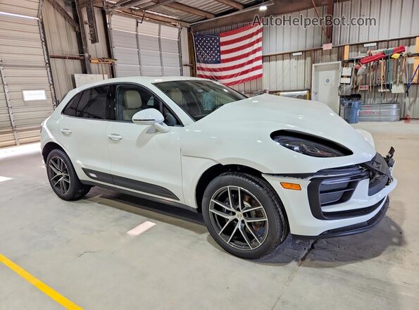 WP1AA2A57TLB14733 2026 PORSCHE MACAN White Delantero derecho