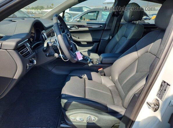 WP1AA2A58TLB07712 2026 PORSCHE MACAN Белый Вид салона спереди