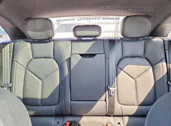 WP1AA2A58TLB07712 2026 PORSCHE MACAN Белый Вид задних сидений