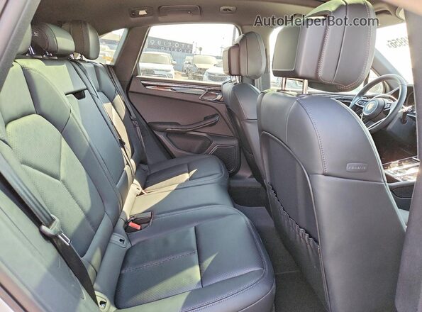 WP1AA2A58TLB07712 2026 PORSCHE MACAN Белый Вид задней части салона