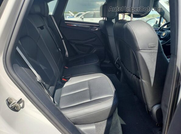 WP1AA2A59PLB12794 2023 PORSCHE MACAN Gray Widok wnętrza z tyłu