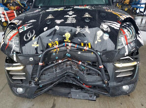 WP1AA2A5XJLB06901 2018 PORSCHE MACAN Black Vista del compartimento del motor