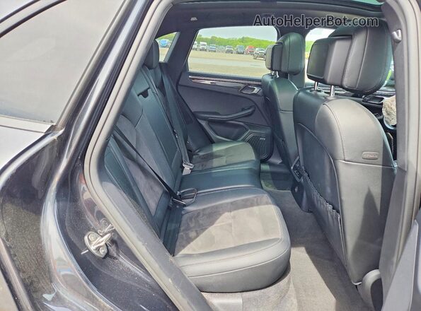 WP1AA2A5XJLB20989 2018 PORSCHE MACAN Black Սալոնի հետևի տեսք