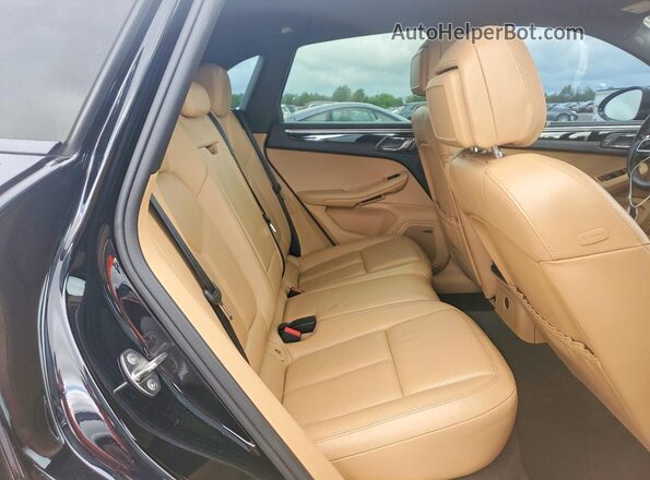 WP1AA2A5XJLB21608 2018 PORSCHE MACAN Black Widok wnętrza z tyłu