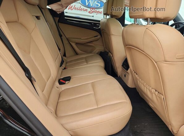 WP1AA2A5XLLB13639 2020 PORSCHE MACAN Black Vista interior trasera