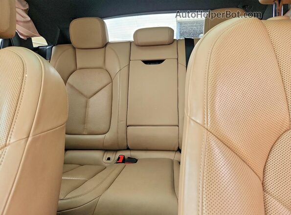 WP1AA2A5XLLB13639 2020 PORSCHE MACAN Black Vista de los asientos traseros