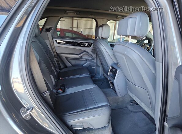 WP1AA2AY0KDA11172 2019 PORSCHE CAYENNE Gray Սալոնի հետևի տեսք