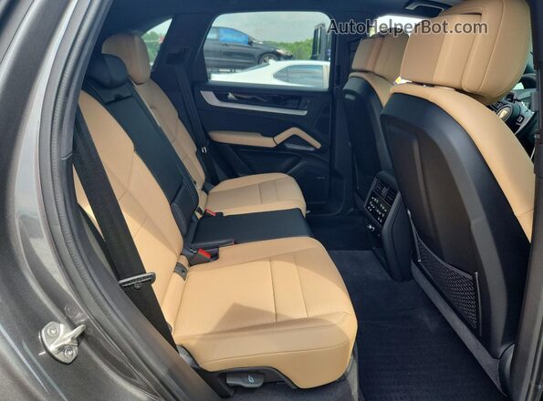 WP1AA2AY0TDA02134 2026 PORSCHE CAYENNE Gray Вид задньої частини салону