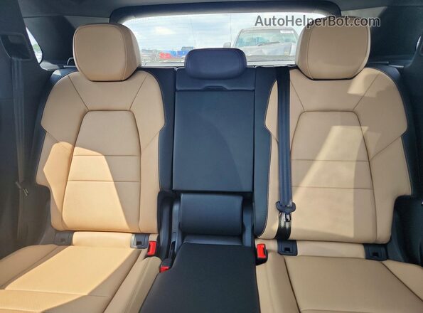 WP1AA2AY0TDA02134 2026 PORSCHE CAYENNE Gray Вид задніх сидінь