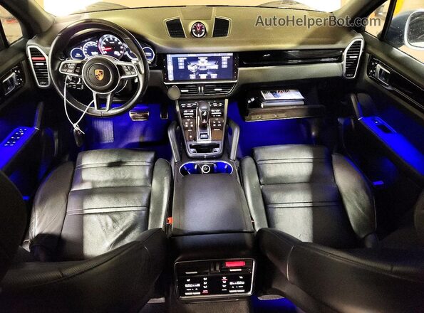 WP1AA2AY1KDA03095 2019 PORSCHE CAYENNE Серебряный Вид панели приборов