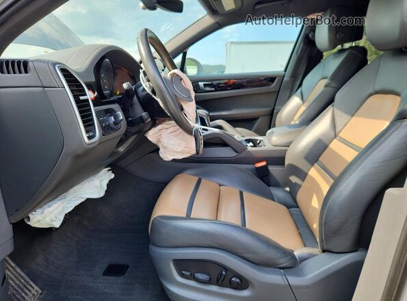 WP1AA2AY1NDA03327 2022 PORSCHE CAYENNE Gray წინა სალონის ხედი
