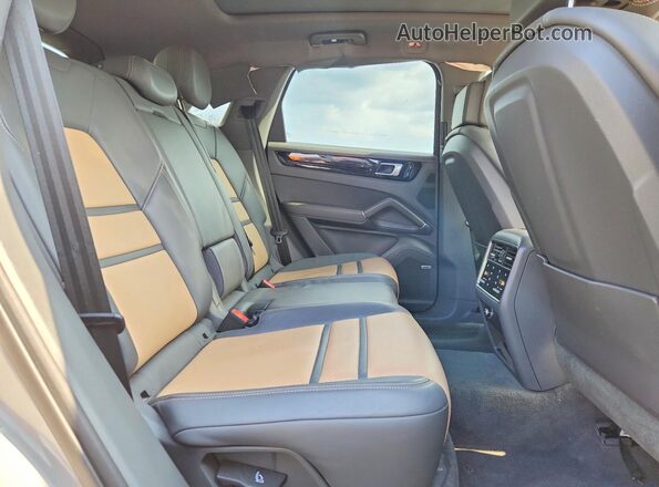WP1AA2AY1NDA03327 2022 PORSCHE CAYENNE Gray უკანა სალონის ხედი