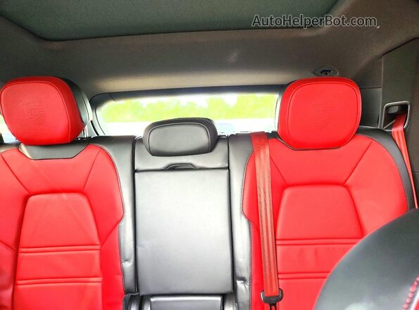 WP1AA2AY1RDA09554 2024 PORSCHE CAYENNE White Rear seats view