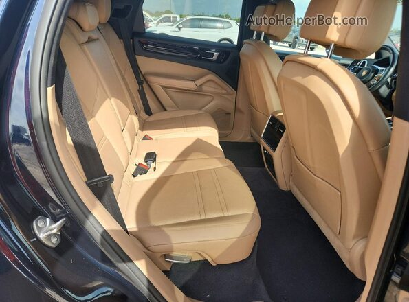 WP1AA2AY3KDA06760 2019 PORSCHE CAYENNE Black Widok wnętrza z tyłu