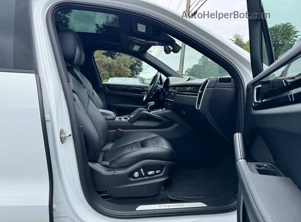 WP1AA2AY3KDA07262 2019 PORSCHE CAYENNE Белый Передняя правая четверть