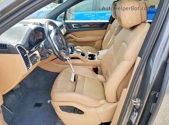 WP1AA2AY4NDA04083 2022 PORSCHE CAYENNE Gray Front interior view