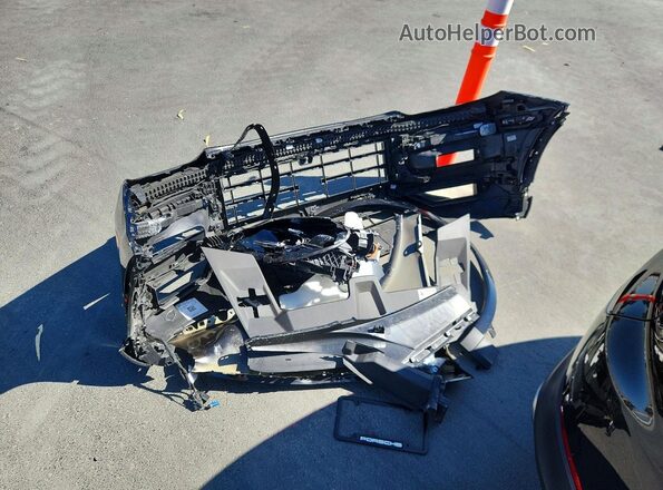 WP1AA2AY4RDA03943 2024 PORSCHE CAYENNE Black Widok komory silnika