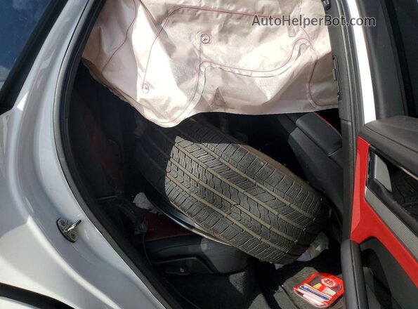 WP1AA2AY4RDA06552 2024 PORSCHE CAYENNE White Vista interior trasera