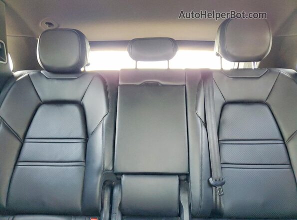 WP1AA2AY5LDA01948 2020 PORSCHE CAYENNE Gray Widok tylnych siedzeń