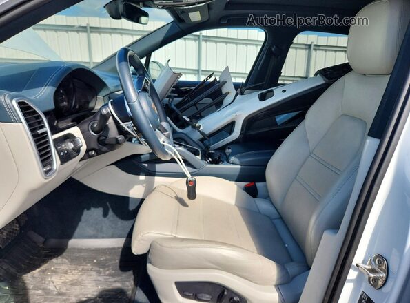 WP1AA2AY5PDA09795 2023 PORSCHE CAYENNE White Սալոնի դիմացի տեսք