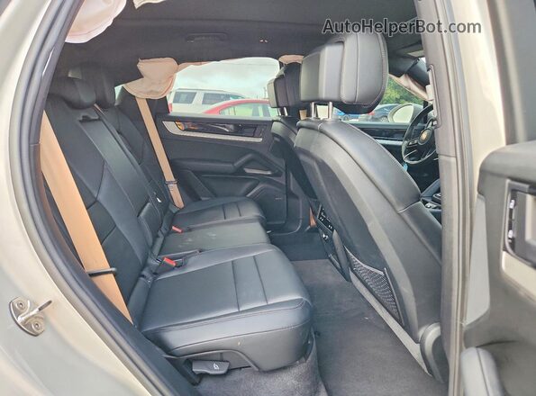WP1AA2AY7SDA02792 2025 PORSCHE CAYENNE Tan Widok tylnych siedzeń