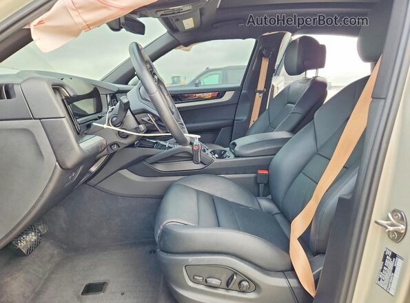WP1AA2AY7SDA02792 2025 PORSCHE CAYENNE Tan Widok wnętrza z przodu