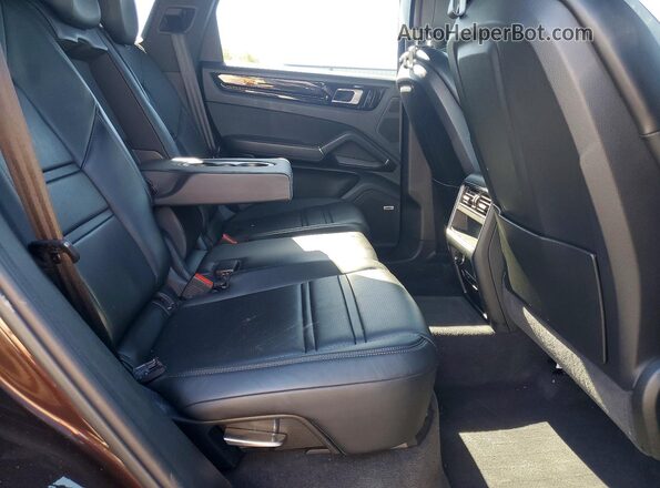 WP1AA2AY8KDA17981 2019 PORSCHE CAYENNE Brown უკანა სალონის ხედი