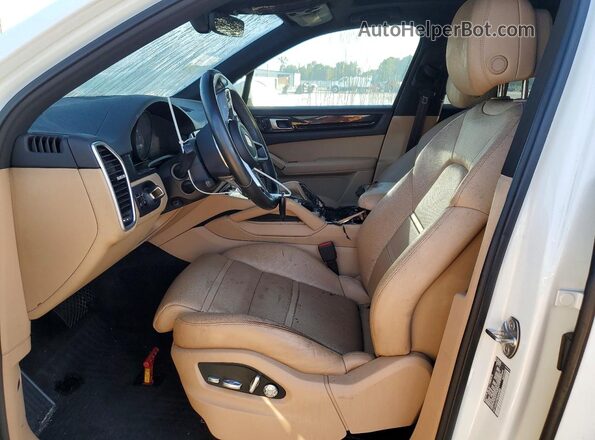 WP1AA2AY9KDA06553 2019 PORSCHE CAYENNE White წინა სალონის ხედი