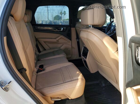 WP1AA2AY9KDA06553 2019 PORSCHE CAYENNE White უკანა სალონის ხედი