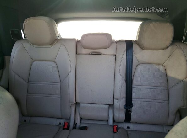 WP1AA2AY9KDA06553 2019 PORSCHE CAYENNE White უკანა სავარძლების ხედი