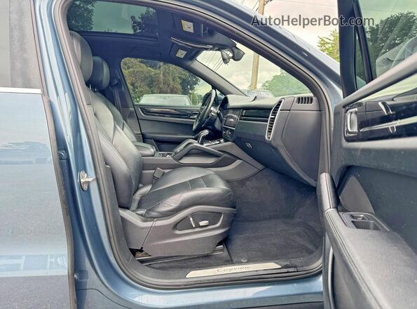 WP1AA2AY9KDA09016 2019 PORSCHE CAYENNE Blue Vista frontal