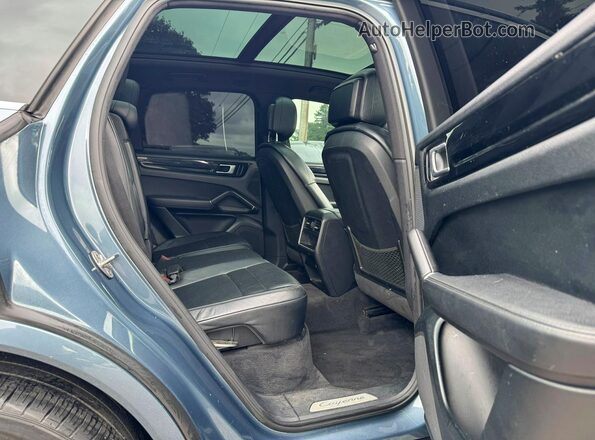 WP1AA2AY9KDA09016 2019 PORSCHE CAYENNE Blue Vista trasera