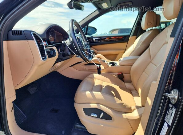 WP1AA2AYXLDA10208 2020 PORSCHE CAYENNE Black Front interior view
