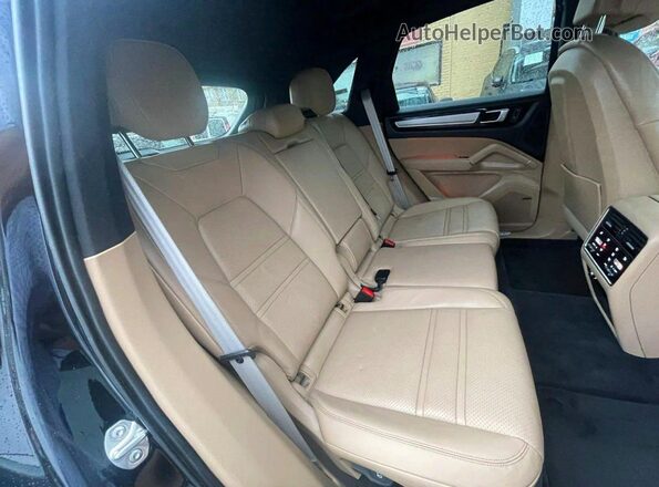 WP1AA2AYXPDA06441 2023 PORSCHE CAYENNE Black უკანა ხედი