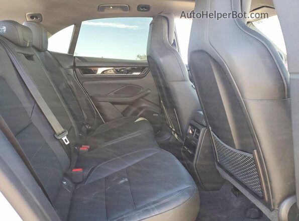 WP1AA2XA8RL001464 2024 PORSCHE MACAN Silver Widok wnętrza z tyłu