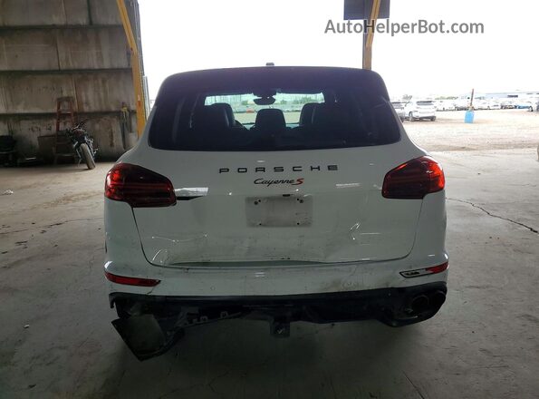 WP1AB2A27HLA50123 2017 PORSCHE CAYENNE White Widok z tyłu