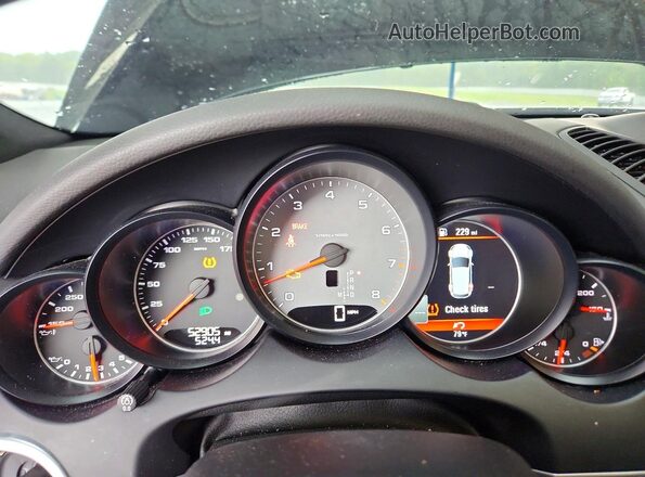 WP1AB2A29JLA61291 2018 PORSCHE CAYENNE Black ხელსაწყოთა პანელის ხედი