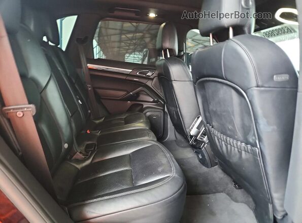 WP1AB2A29JLA61291 2018 PORSCHE CAYENNE Black უკანა სავარძლების ხედი