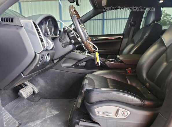 WP1AB2A29JLA61291 2018 PORSCHE CAYENNE Black წინა სალონის ხედი