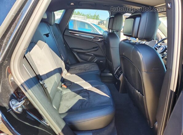 WP1AB2A53JLB31989 2018 PORSCHE MACAN Black Вид задньої частини салону