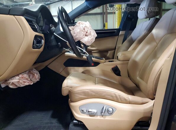 WP1AB2A53LLB36533 2020 PORSCHE MACAN Синий Вид салона спереди