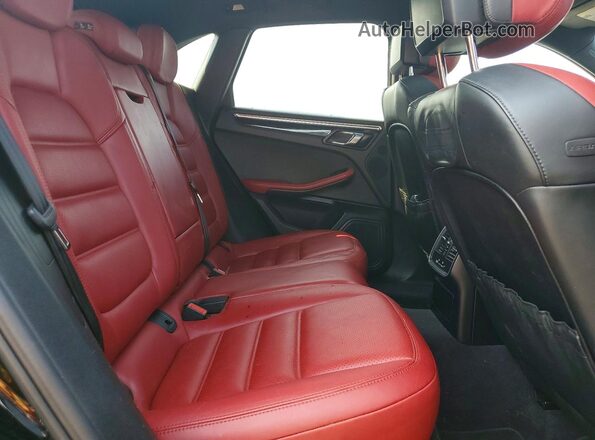 WP1AB2A54GLB54853 2016 PORSCHE MACAN Black Rear interior view