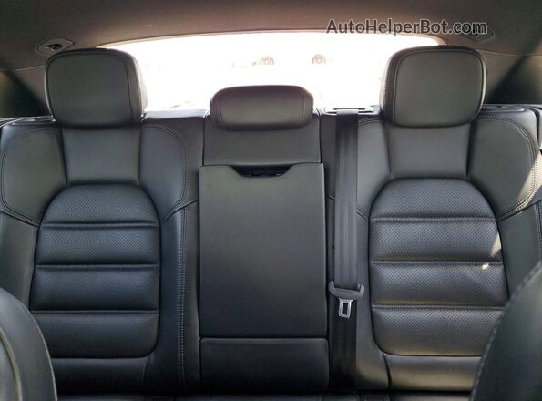 WP1AB2A54JLB35503 2018 PORSCHE MACAN Silver Հետևի նստատեղերի տեսք