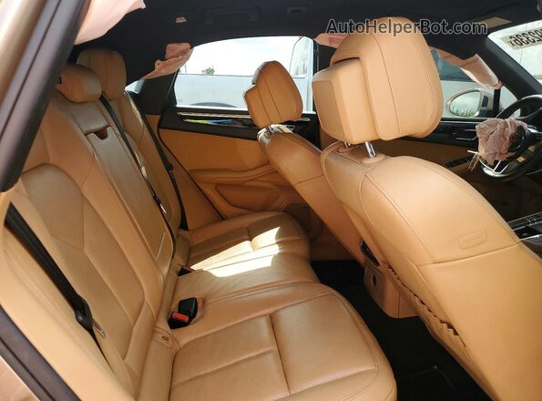 WP1AB2A54JLB35548 2018 PORSCHE MACAN Gold Widok wnętrza z tyłu