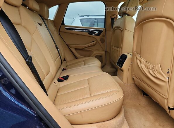 WP1AB2A55GLB45451 2016 PORSCHE MACAN Blue Rear interior view