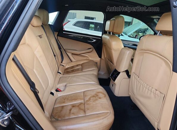 WP1AB2A55HLB20342 2017 PORSCHE MACAN Black უკანა სავარძლების ხედი