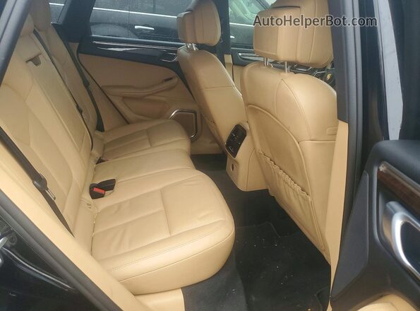 WP1AB2A55JLB40273 2018 PORSCHE MACAN Black უკანა სალონის ხედი