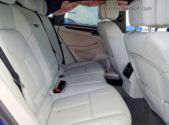 WP1AB2A56HLB10810 2017 PORSCHE MACAN Blue Vista interior trasera
