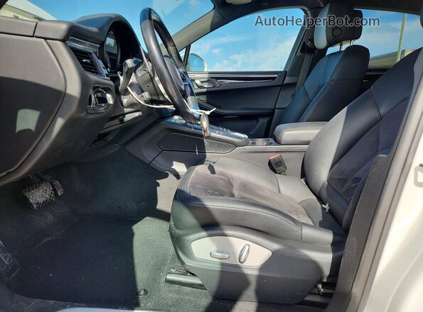 WP1AB2A57JLB30800 2018 PORSCHE MACAN White Вид салону спереду