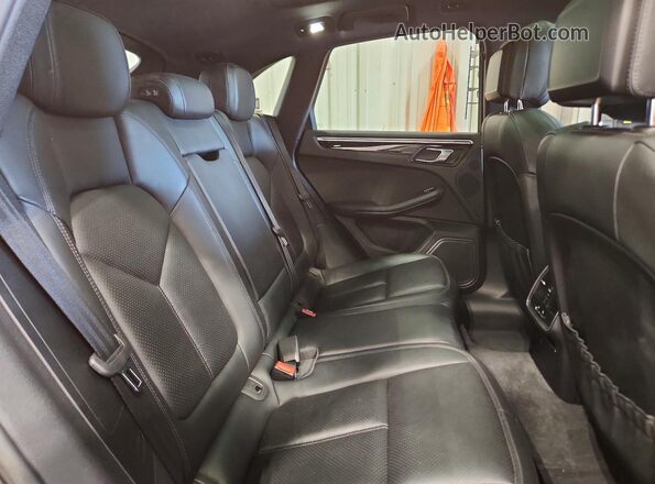 WP1AB2A58GLB57626 2016 PORSCHE MACAN White უკანა სალონის ხედი